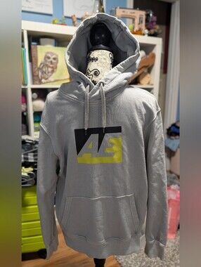 American Eagle Outfitters Men's Light Gray Logo Hoodie - Gray with Yellow Accent